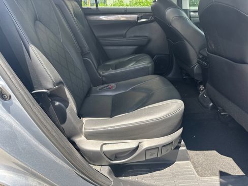 Used 2021 Toyota Highlander Platinum AWD/4WD image 15