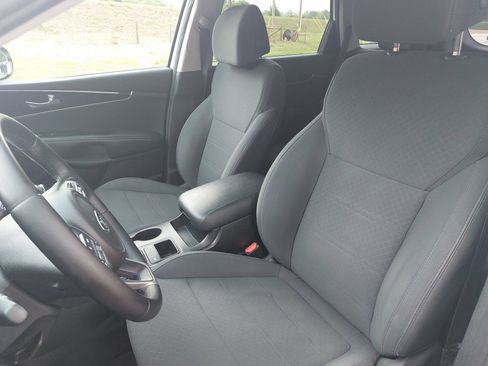 Used 2017 Kia Sorento FWD w/ LX Convenience Package image 16