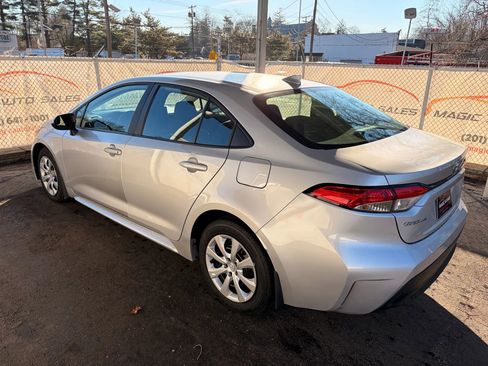 Used 2024 Toyota Corolla LE image 58