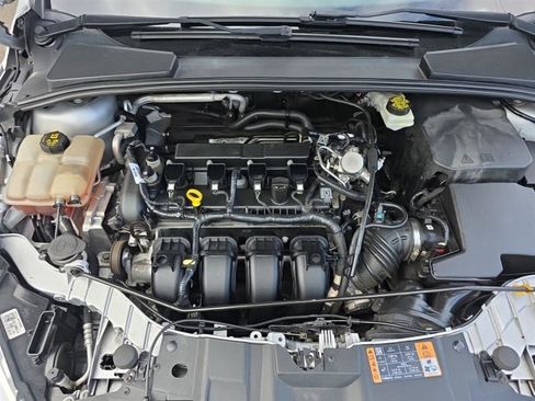 Used 2018 Ford Focus SE image 30