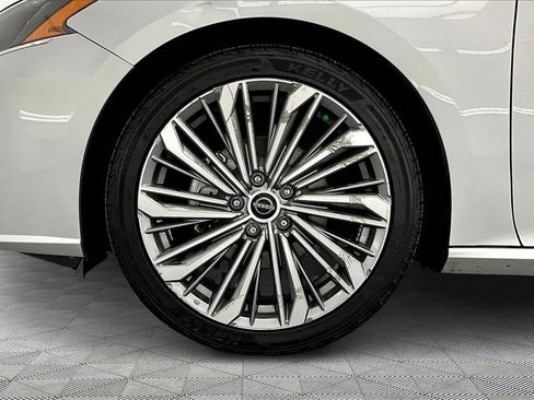 Used 2023 Nissan Altima 2.5 SL image 9