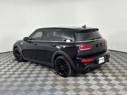 Used 2022 MINI Cooper Clubman S w/ Premium Package image 3
