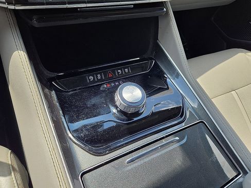 Used 2023 Jeep Wagoneer 2WD image 31