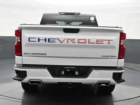 Used 2021 Chevrolet Silverado 1500 Custom w/ Custom Max Trailering Package AWD/4WD image 4