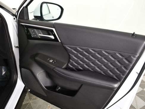 Used 2025 Mitsubishi Outlander SEL image 40