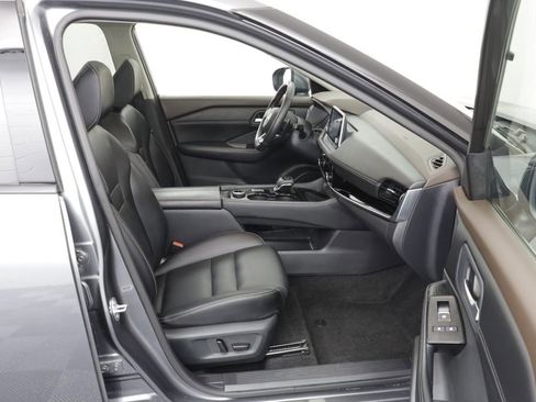 Used 2023 Nissan Rogue SL AWD/4WD image 19