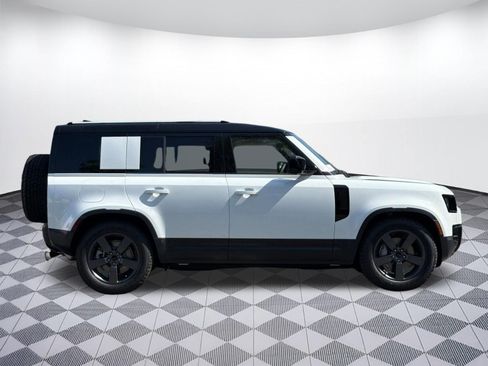New 2026 Land Rover Defender 110 S AWD/4WD image 8