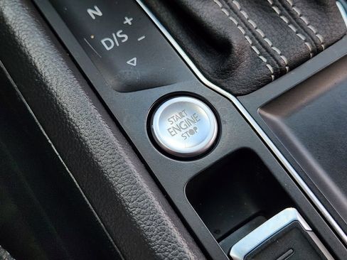 Used 2023 Volkswagen Atlas SE FWD image 22