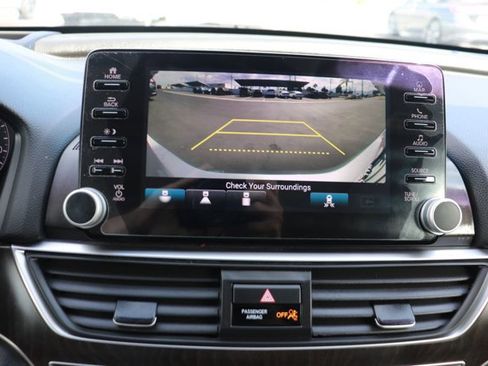 Used 2018 Honda Accord Touring image 29