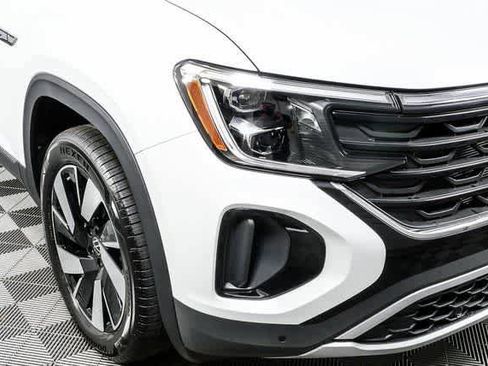 New 2026 Volkswagen Atlas Cross Sport SEL AWD/4WD image 38
