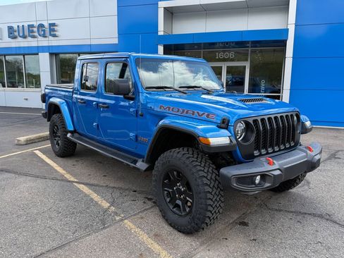 Used 2023 Jeep Gladiator Mojave w/ LED Lighting Group AWD/4WD image 9