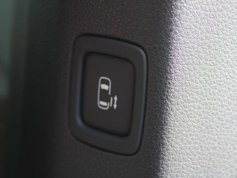 New 2027 Kia Carnival SX w/ Dark Edition Package FWD image 8