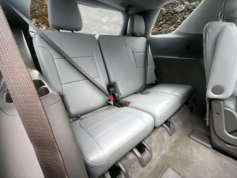 Used 2018 Chevrolet Traverse Premier image 26