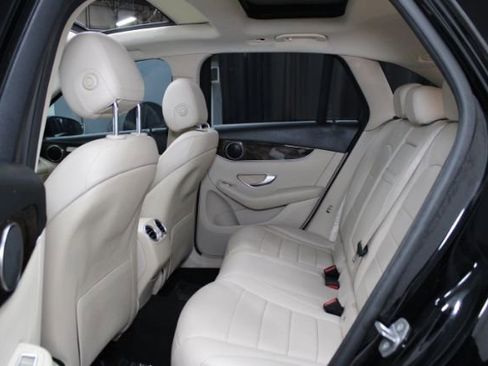 Used 2018 Mercedes-Benz GLC 300 w/ Multimedia Package image 20