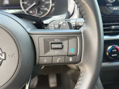 Used 2024 Nissan Pathfinder SV FWD image 15