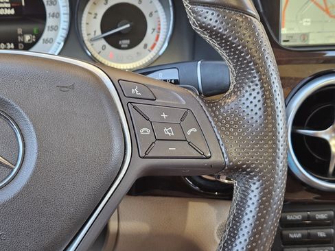 Used 2015 Mercedes-Benz GLK 350 2WD image 23
