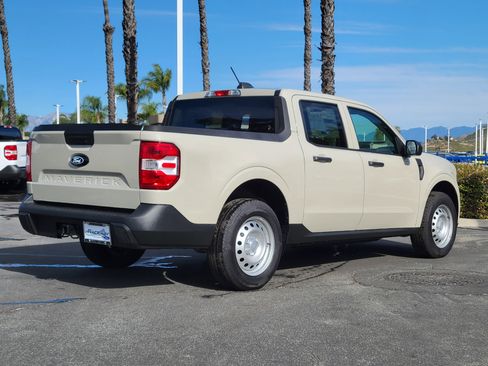 Used 2025 Ford Maverick XL image 2