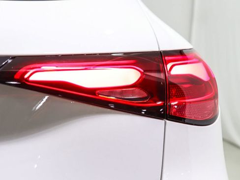 Certified 2026 Mercedes-Benz GLC 300 image 11