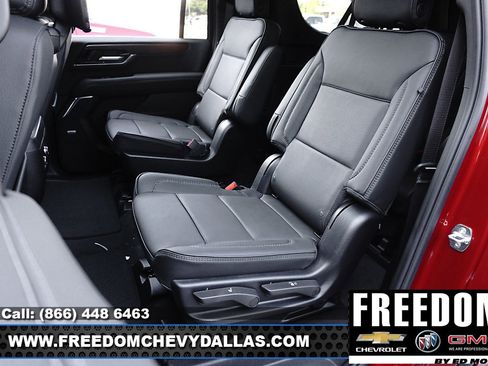 New 2025 GMC Yukon XL Denali w/ Denali Reserve Package image 14