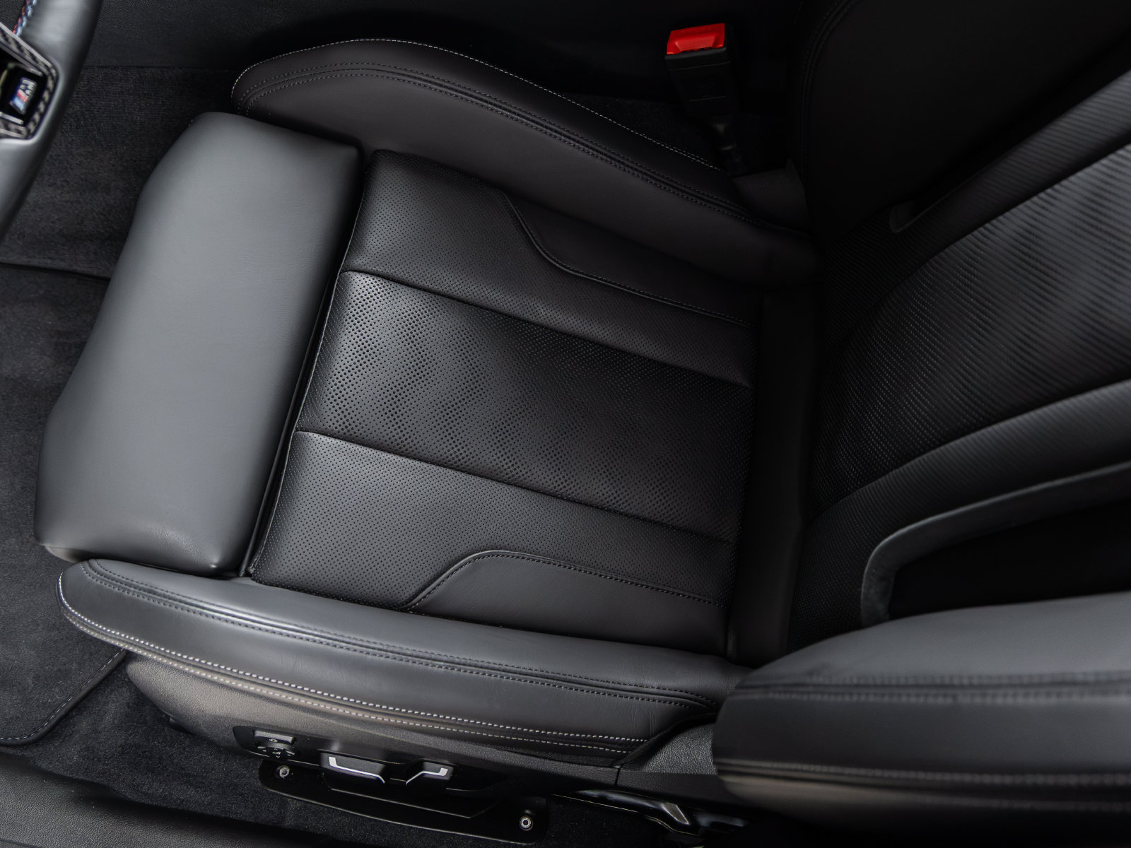 Used 2026 BMW M3 Competition w/ Executive Package RWD image 27