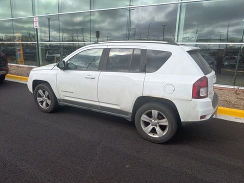 Used 2014 Jeep Compass Sport image 9
