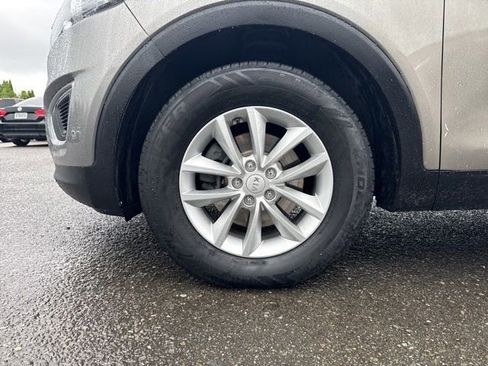 Used 2018 Kia Sorento L FWD image 9