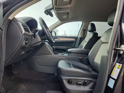 Used 2021 Volkswagen Atlas SE image 13