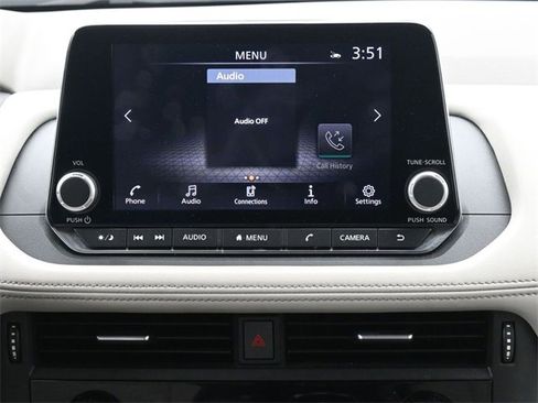 Used 2023 Nissan Rogue SV image 9