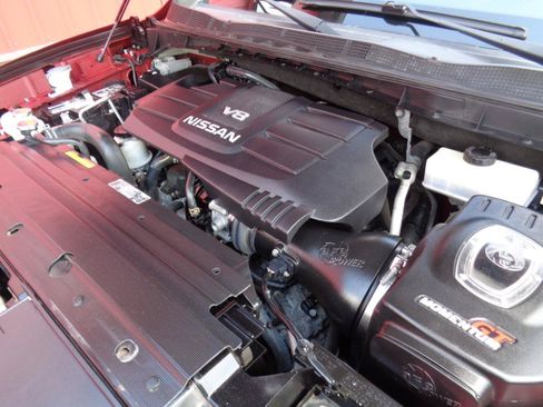 Used 2017 Nissan Titan PRO-4X AWD/4WD image 3