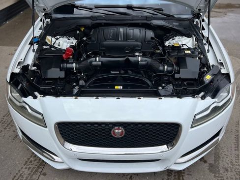 Used 2016 Jaguar XF Premium image 36