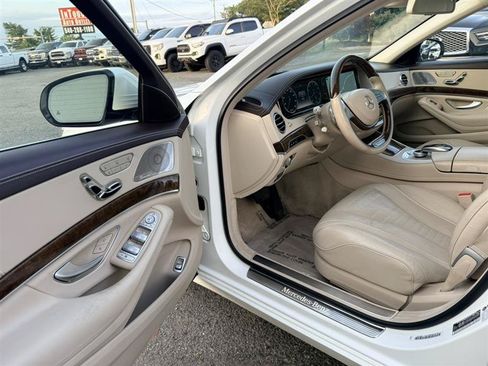 Used 2017 Mercedes-Benz S 550 4MATIC Sedan image 29