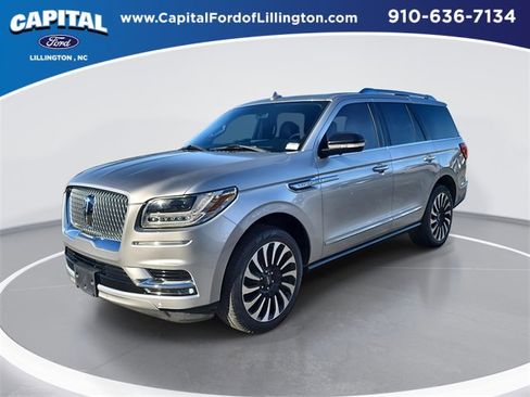 Used 2018 Lincoln Navigator Select image 1