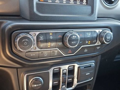 Used 2022 Jeep Wrangler Unlimited Sport AWD/4WD image 15