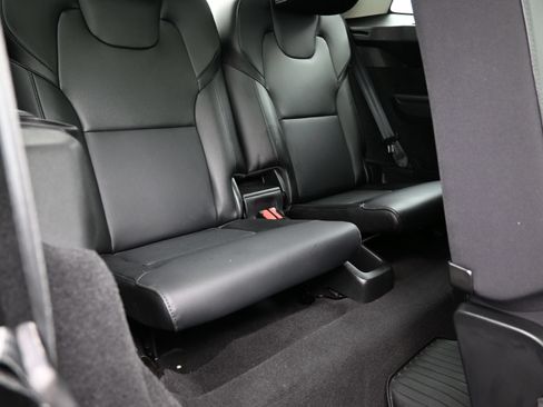 Used 2021 Volvo XC90 T5 Momentum w/ Protection Package Premier FWD image 42