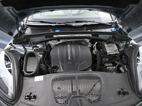 Used 2019 Porsche Macan AWD/4WD image 12