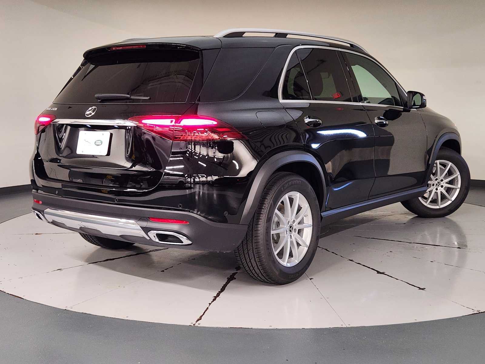 Used 2025 Mercedes-Benz GLE 350 4MATIC image 2