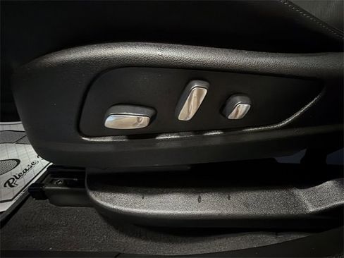 Certified 2024 Cadillac XT6 Sport w/ LPO, Onyx Lite Package image 12