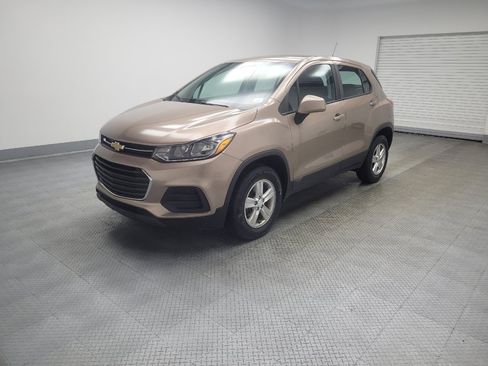 Used 2018 Chevrolet Trax LS AWD/4WD image 2