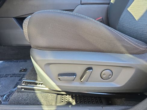 Certified 2023 Nissan Rogue SV image 27