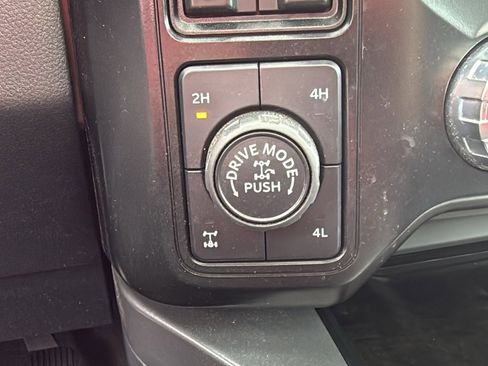 Used 2024 Ford F250 Lariat w/ Lariat Ultimate Package AWD/4WD image 25
