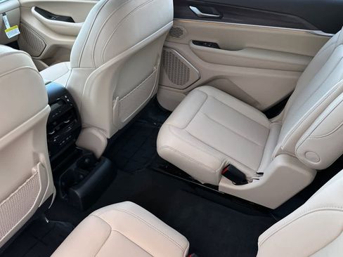 New 2026 Jeep Grand Cherokee L Limited image 4