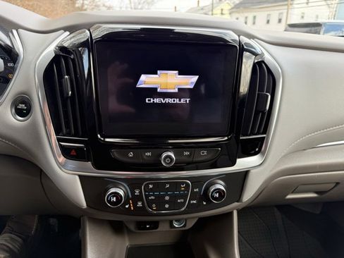 Used 2020 Chevrolet Traverse LT w/ Driver Confidence II Package image 11