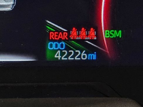 Used 2024 Toyota RAV4 XLE image 29