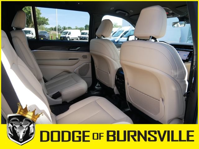 Used 2026 Jeep Grand Cherokee L Limited AWD/4WD image 15