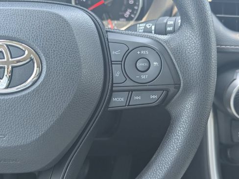 Used 2021 Toyota RAV4 XLE FWD image 22