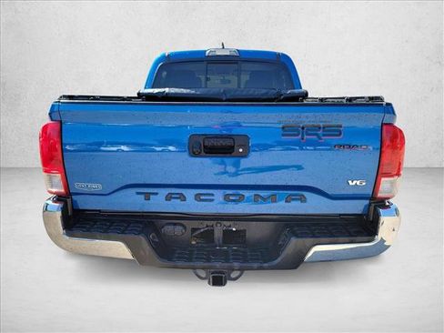 Used 2017 Toyota Tacoma SR5 w/ Tow Package RWD image 6