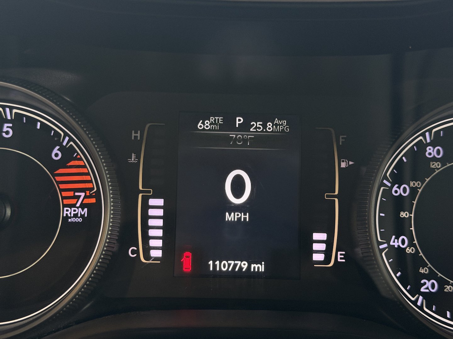 Used 2019 Jeep Cherokee Latitude Plus FWD image 18
