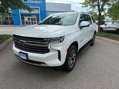 Used 2024 Chevrolet Suburban LT w/ LT Signature Plus Package AWD/4WD image 9