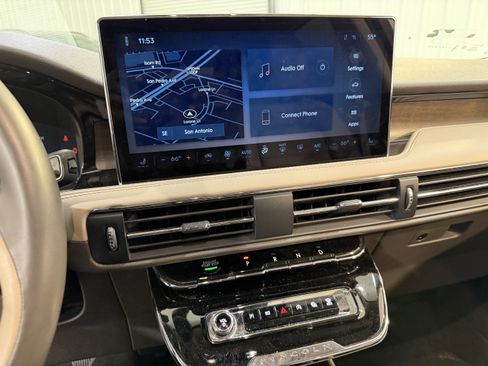 Used 2024 Lincoln Corsair Reserve image 17