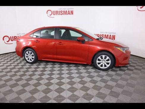 Used 2021 Toyota Corolla LE image 28